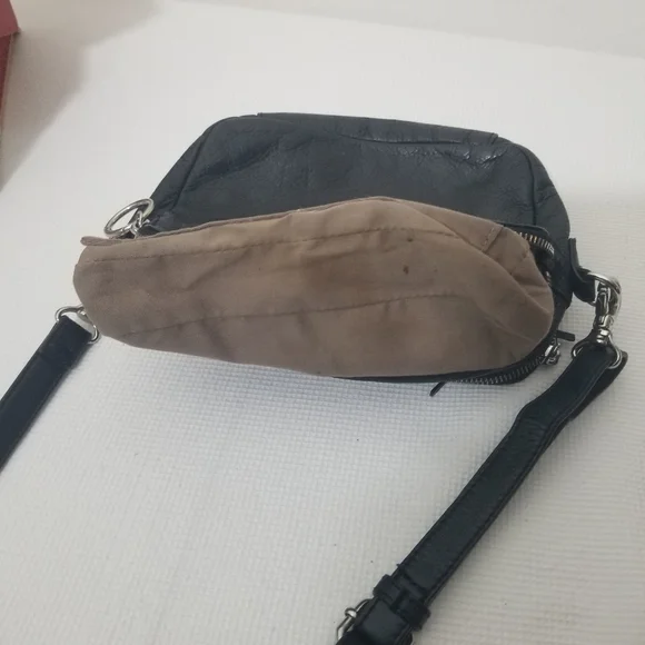 Margot, Black Leather Crossbody Bag - Picture 5 of 7